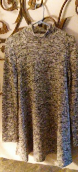 FOREVER 21 SHIFT DRESS IN CREAM CHARCOAL - Picture 3 of 8